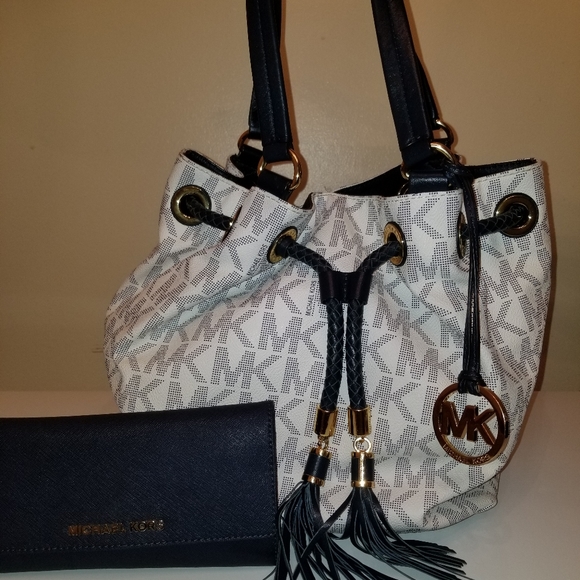 MK purse